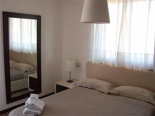Cameracaffe Sul Lago Arezzo 2*,
